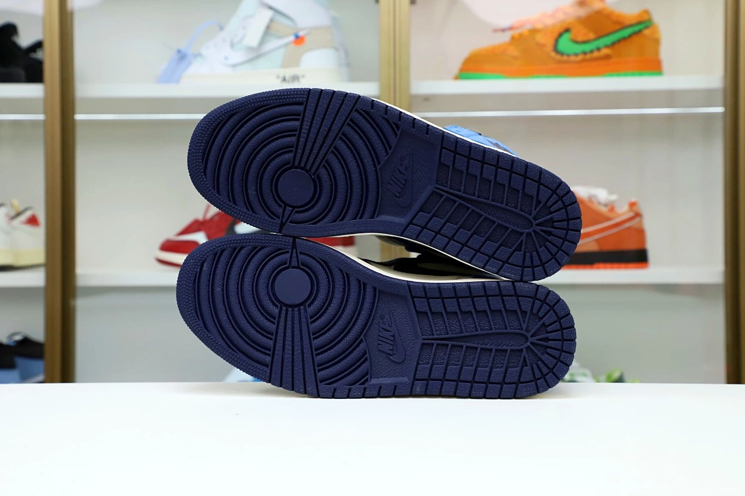 RETRO 1 HIGH 'OBSIDIAN' OG JORDAN AIR 1211